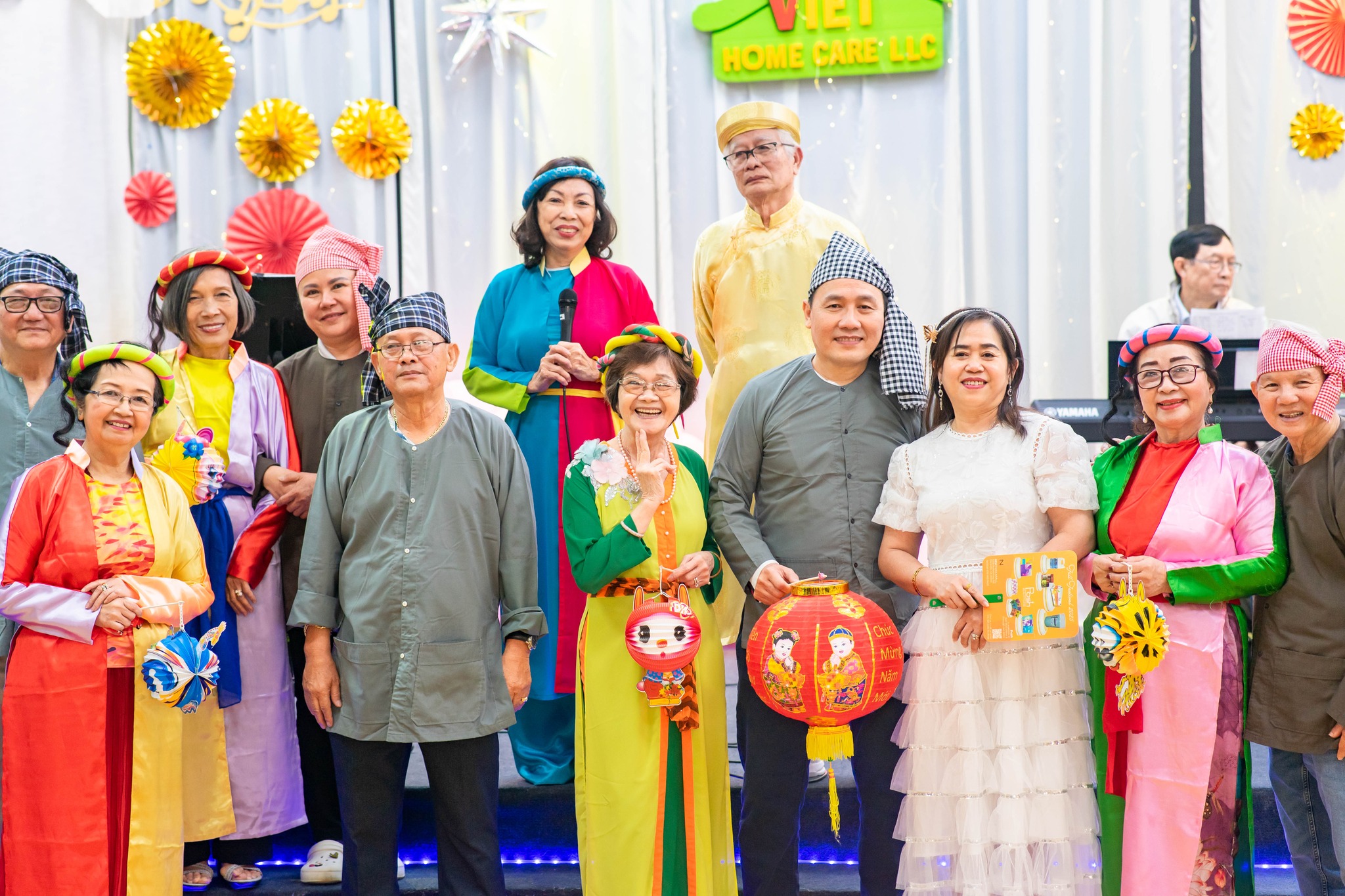 Thành viên VHC mừng Tết Trung Thu